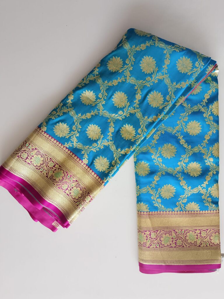 Regal Banarasi Bridal Saree Crimson Radiance