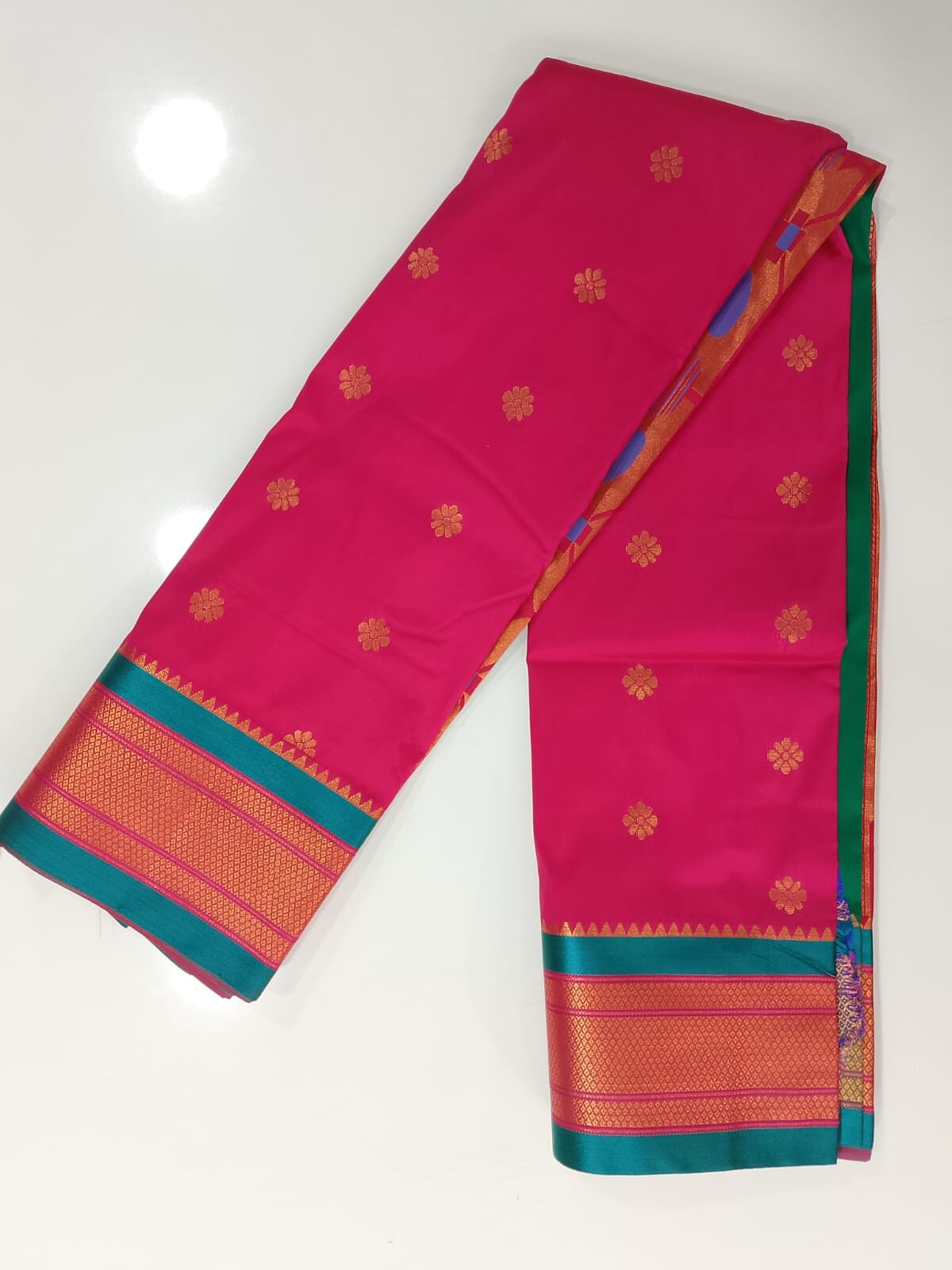 Graceful Bangalore Silk Saree-Juss Apparels