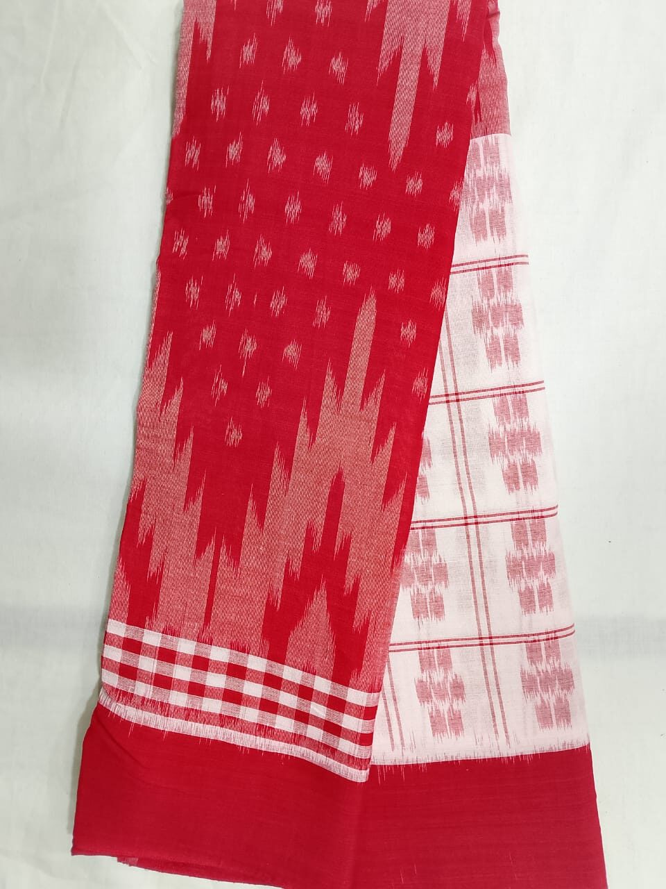 Pure Cotton Saree with Graceful Hand Weave