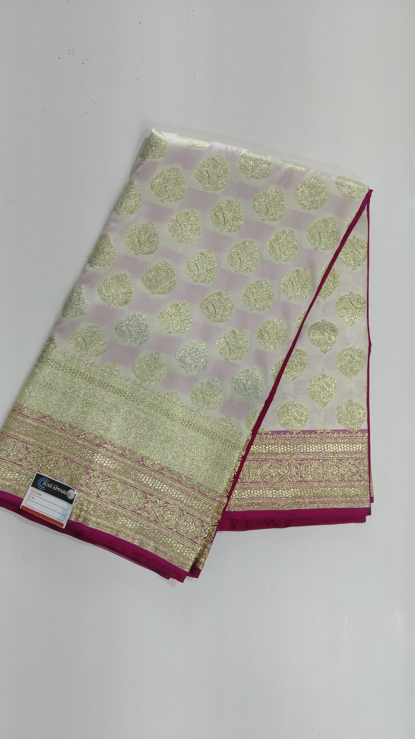 Elegant Banarasi Bridal Saree for Wedding