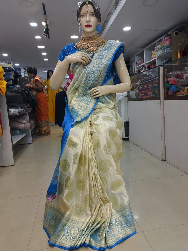 Timeless Banarasi Bridal Saree JBBS27